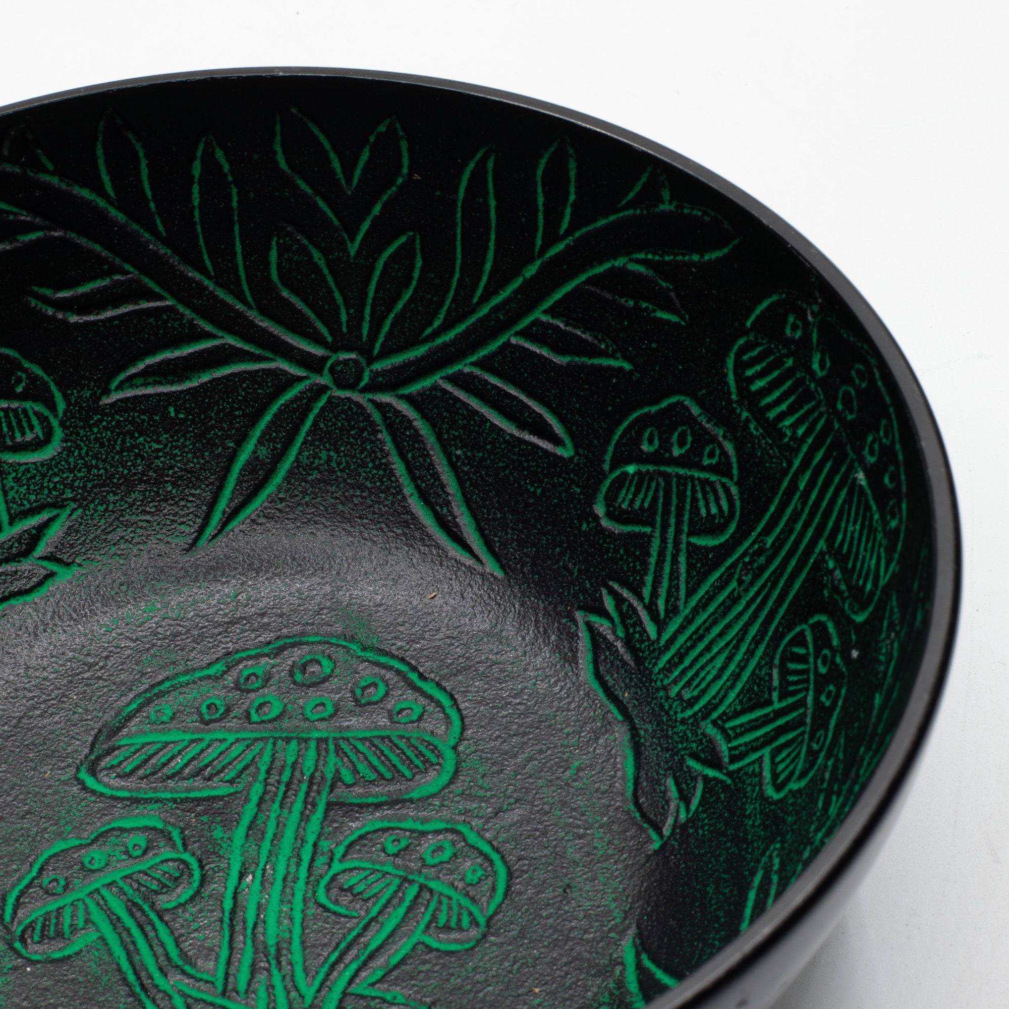 Tibetan Singing Bowl, Magic Mushroom Design, Green 20cm