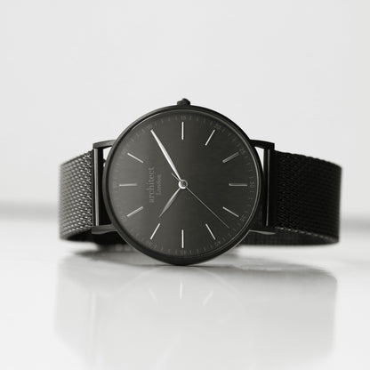 Minimalist pitch black mesh watch, engraved – Voce Lindx