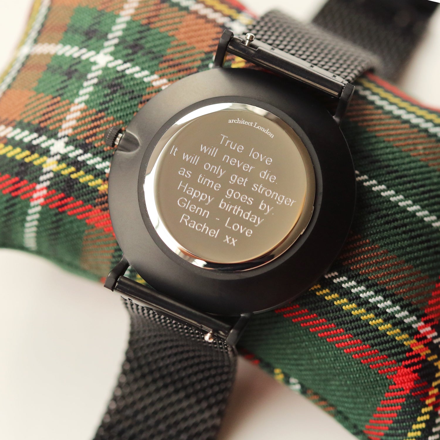 Personalised Minimalist watch with pitch black mesh strap – Voce Lindx