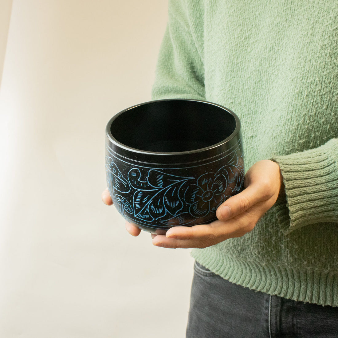 Cauldron Tibetan Singing Bowl - Magic Mushroom, Blue
