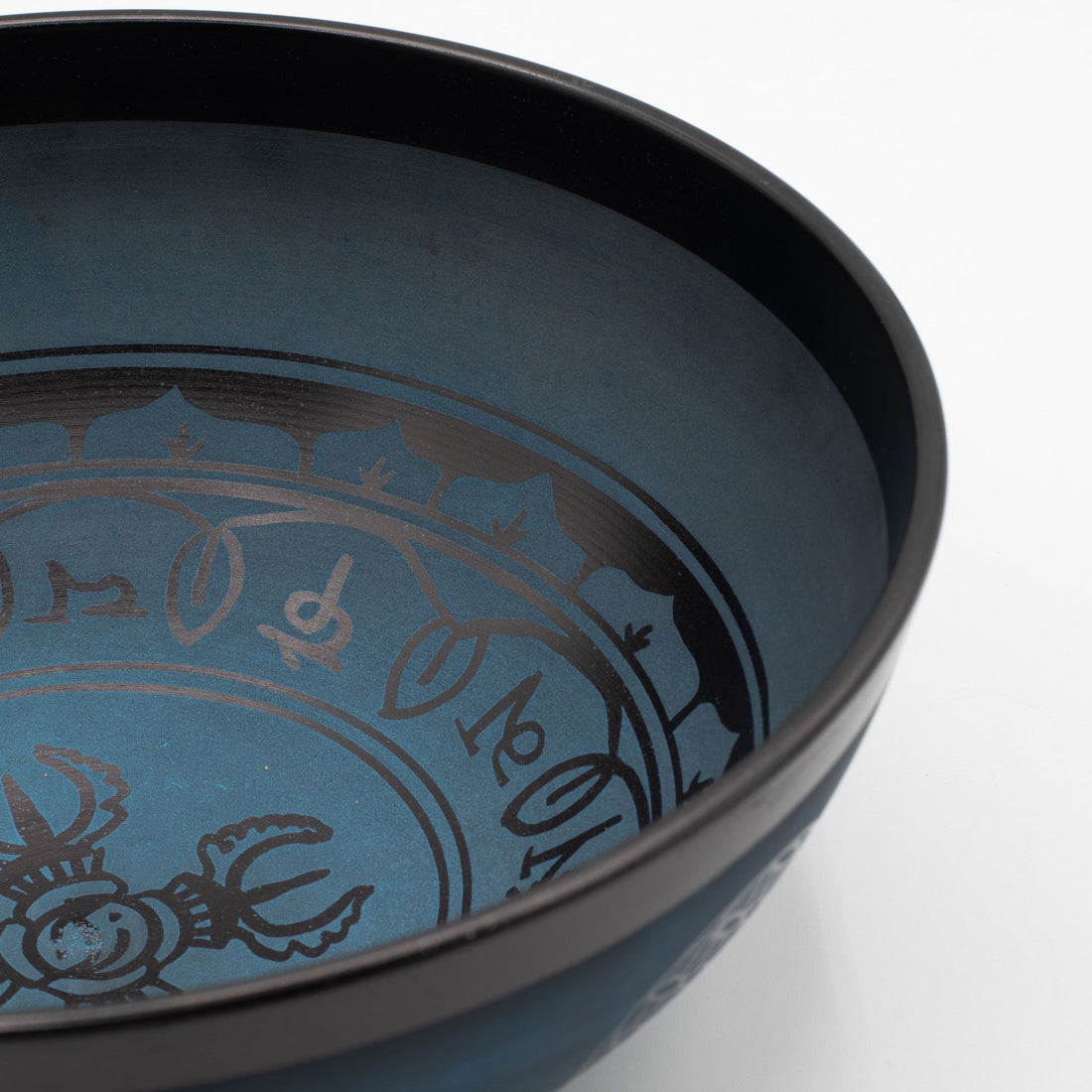 Large Tibetan Singing Bowl - Double Dorje Design, Blue